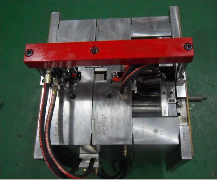 Plastic mold 